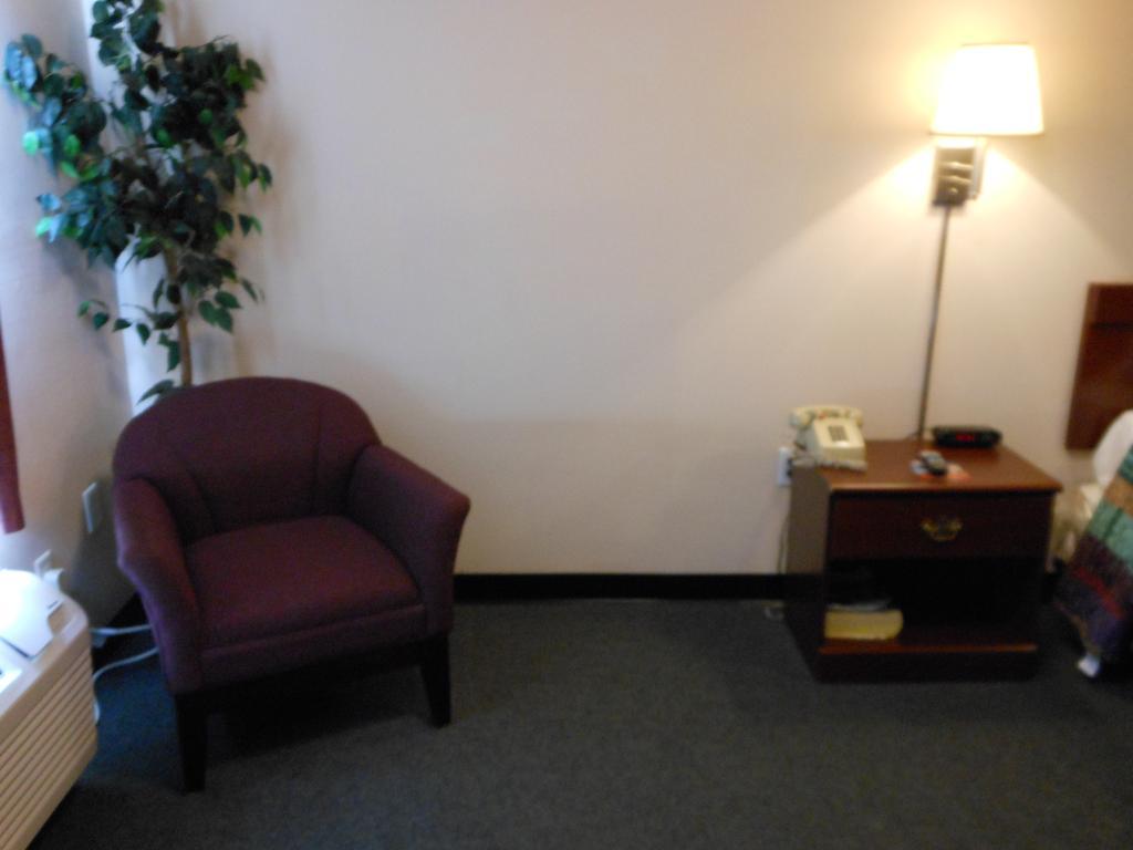 Intown Suites Extended Stay Select Hampton Va 外观 照片