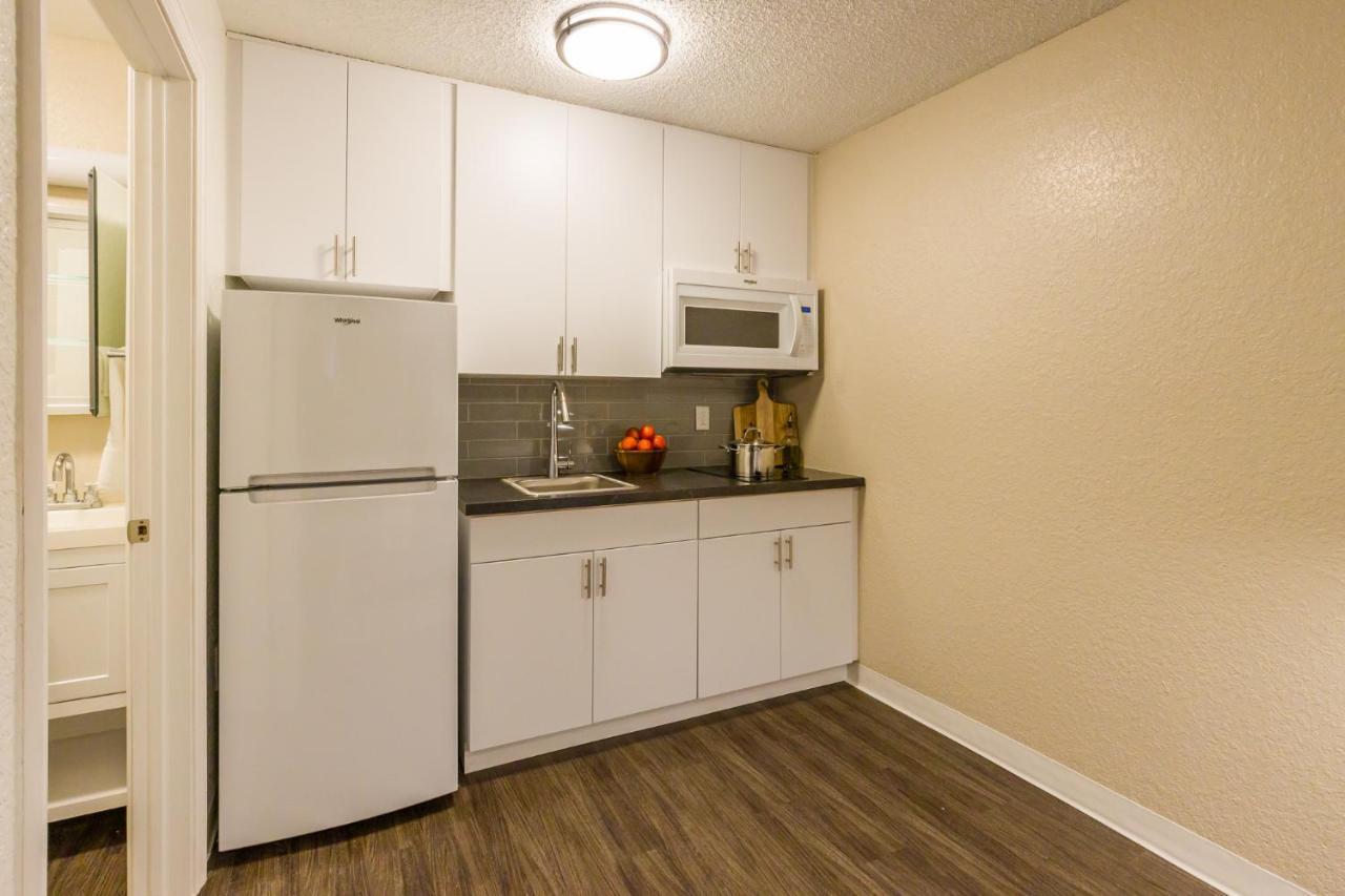 Intown Suites Extended Stay Select Hampton Va 外观 照片